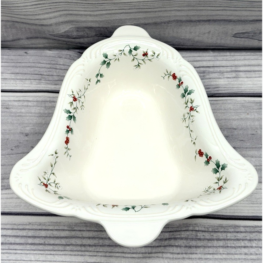 PFALTZGRAFF WINTERBERRY BELL SHAPED SERVING BOWL - HOLIDAY HOLLY / BERRY